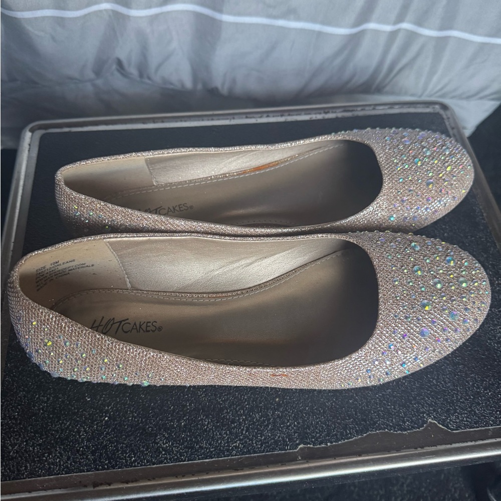Hot Cakes Women's Glittering Flats - gold